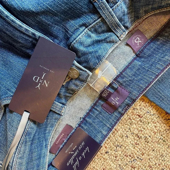 NWT NYDJ Original Slimming Fit Skinny Blue Jeans Women Size 2/36 Pockets - Picture 6 of 7